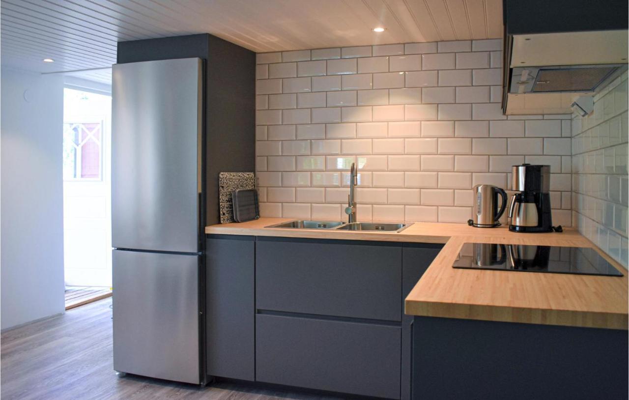2 Bedroom Amazing Home In Fjaelkinge Екстер'єр фото