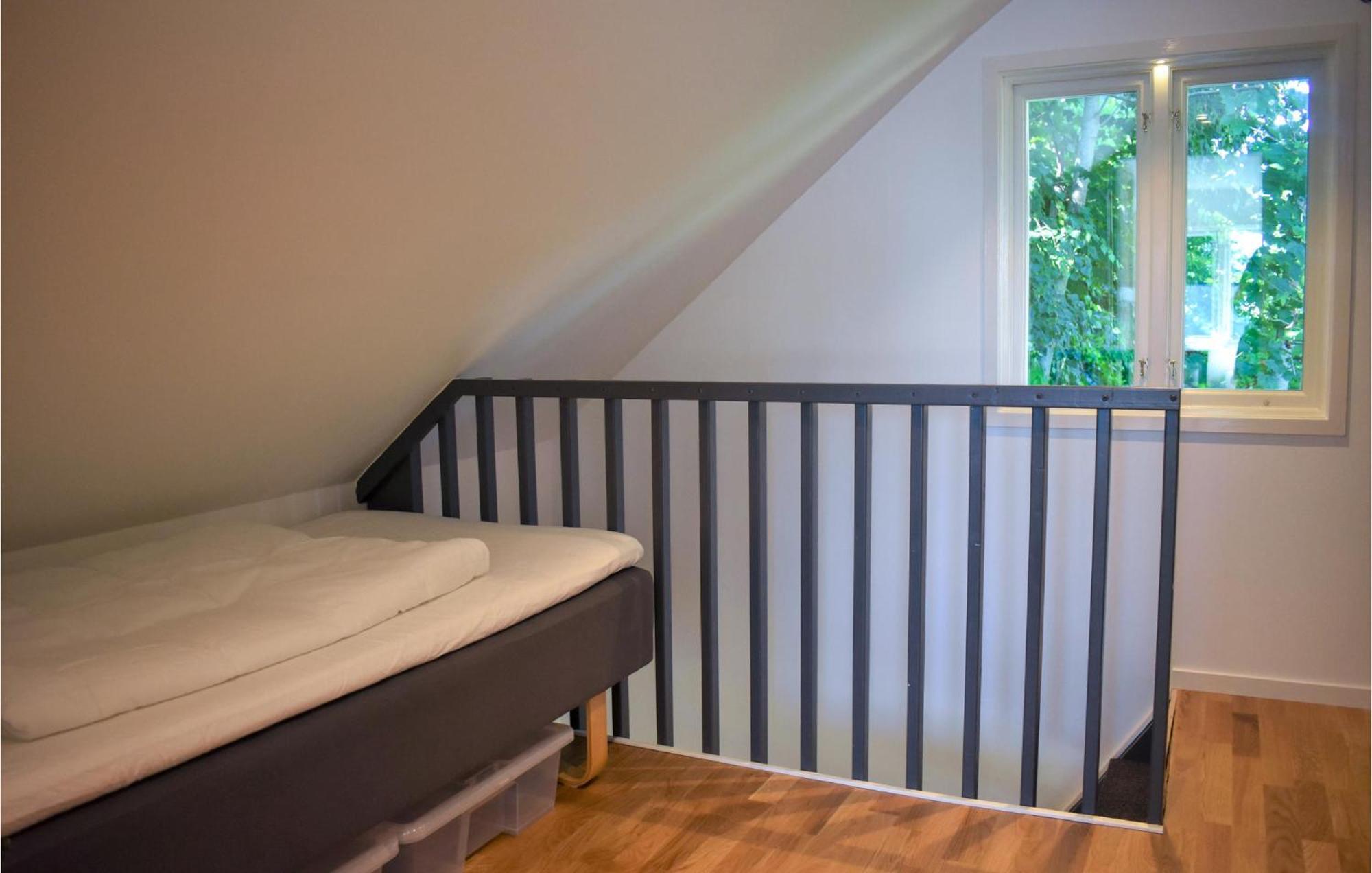 2 Bedroom Amazing Home In Fjaelkinge Екстер'єр фото